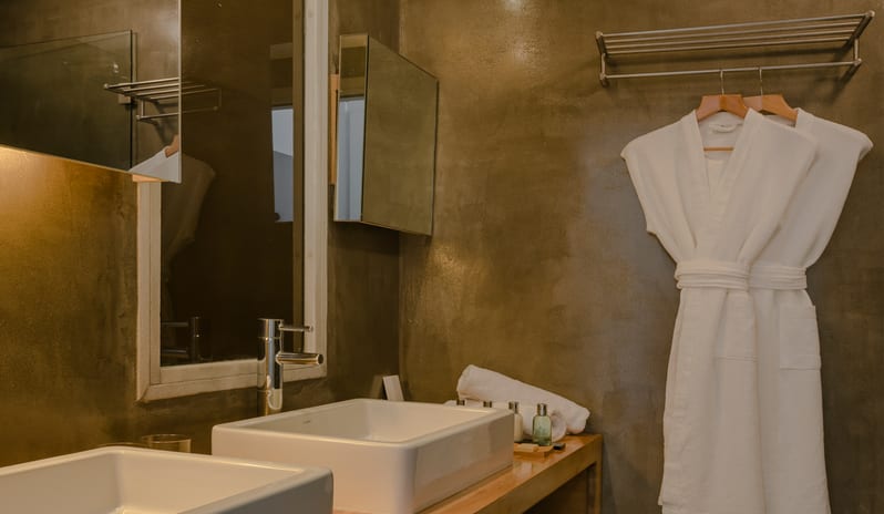 Grace Mykonos Deluxe room bathroom